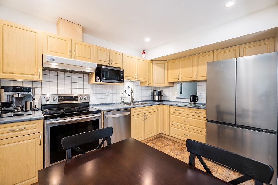 58 1930 Cedar Village Crescent North Vancouver, BC - 9