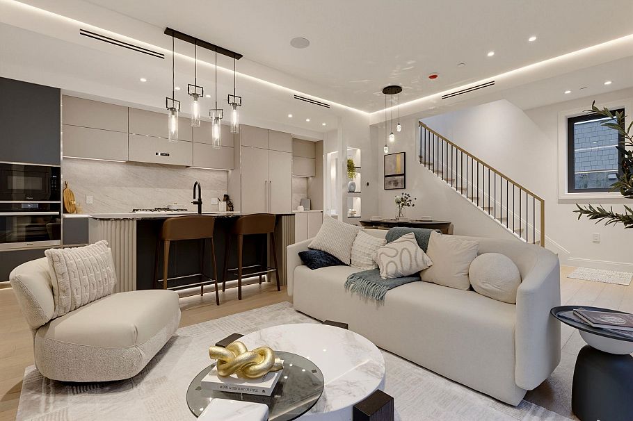 1179 W 33rd Avenue Vancouver, BC - 1