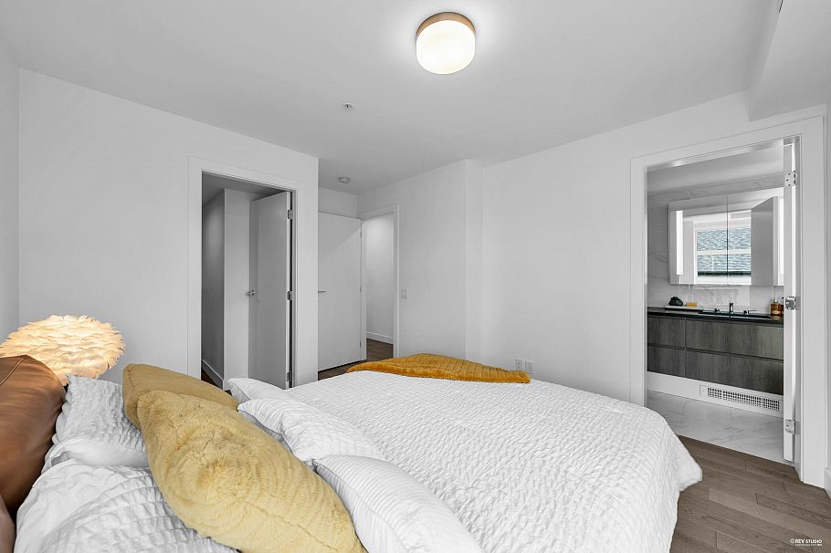 227 2060 Curling Road North Vancouver, BC - 19