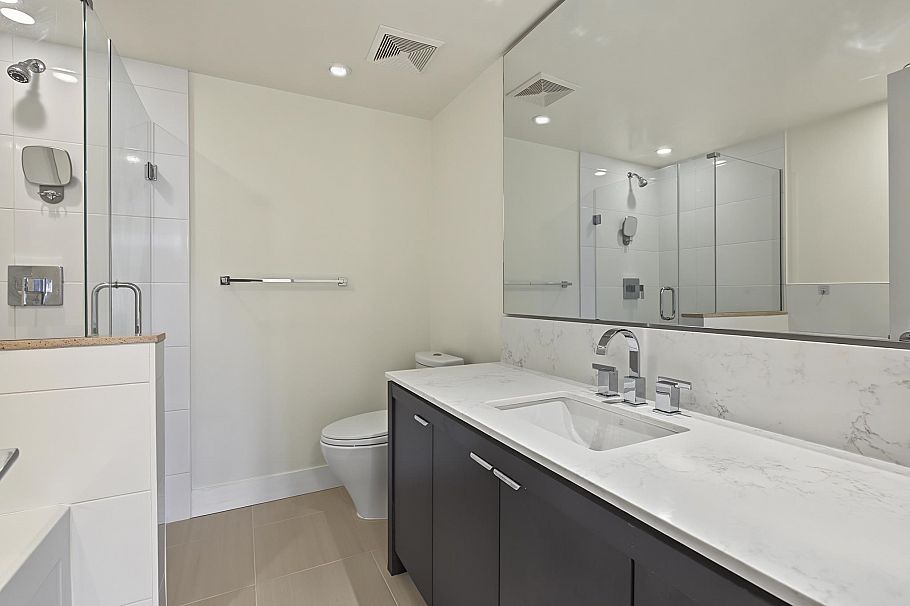 408 158 W 13th Street North Vancouver, BC - 9