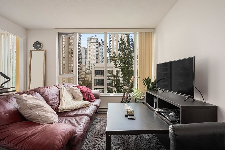 802 1010 Richards Street Vancouver, BC - 2