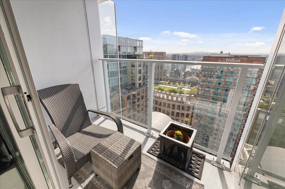 3211 777 Richards Street Vancouver, BC - 23