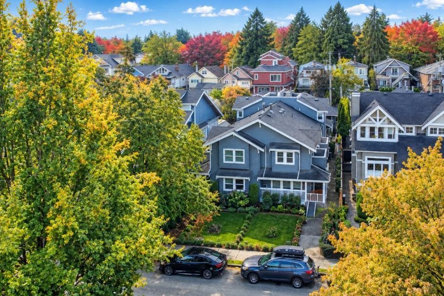 174 W 16th Avenue Vancouver, BC - 4