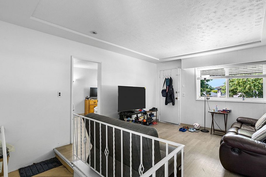 3186 E 28th Avenue Vancouver, BC - 7