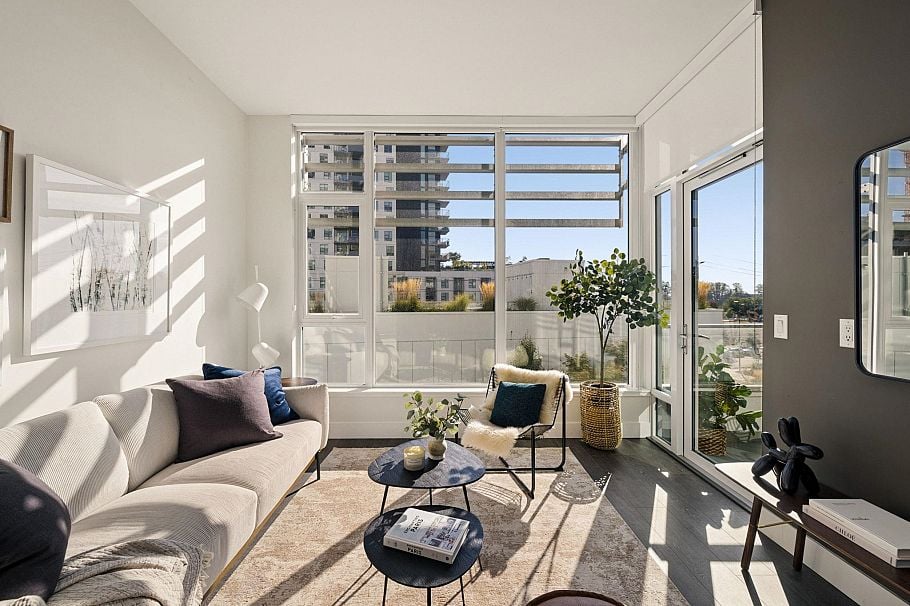 407 3438 Sawmill Crescent Vancouver, BC - 1
