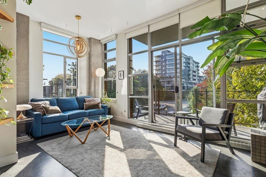 304 2635 Prince Edward Street Vancouver, BC - 2