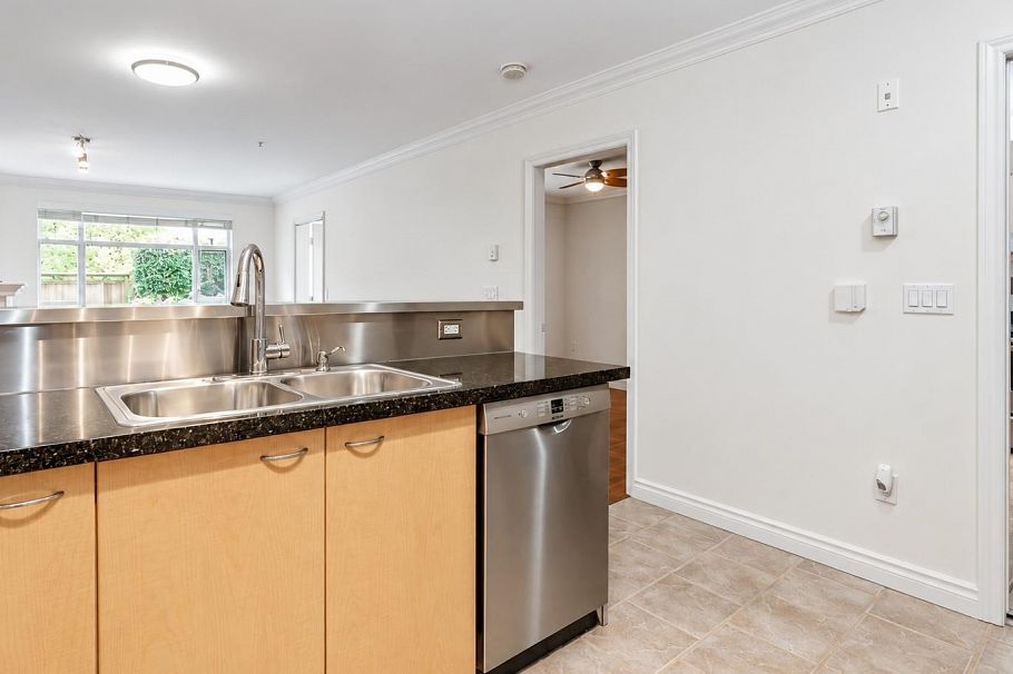 103 3625 Windcrest Drive North Vancouver, BC - 5