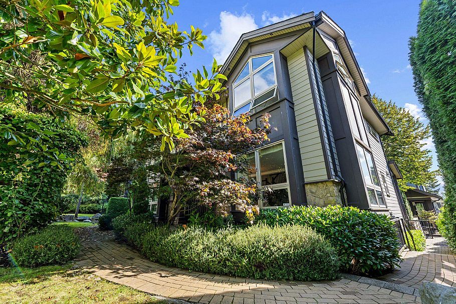 1 651 W 14th Street North Vancouver, BC - 3