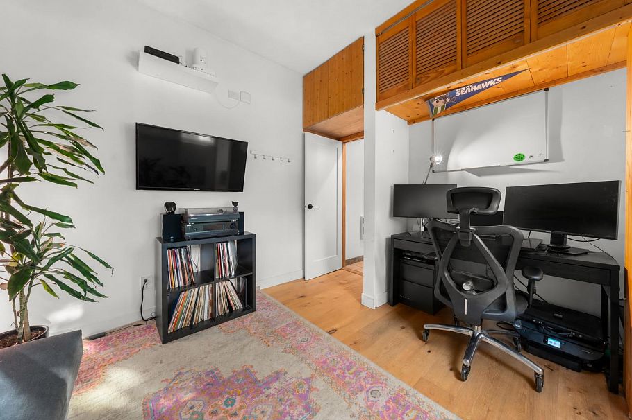 1952 Chesterfield Avenue North Vancouver, BC - 23