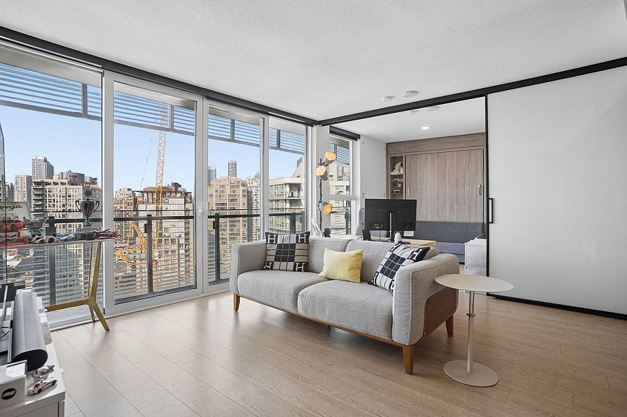 2401 89 Nelson Street Vancouver, BC - 4