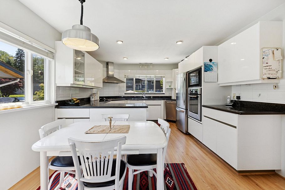 474 Fairway Drive North Vancouver, BC - 7