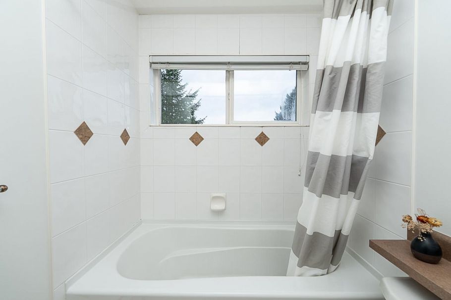 302 128 W 21st Street North Vancouver, BC - 23