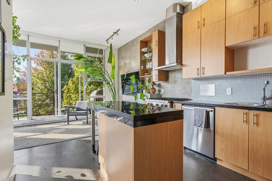 304 2635 Prince Edward Street Vancouver, BC - 7