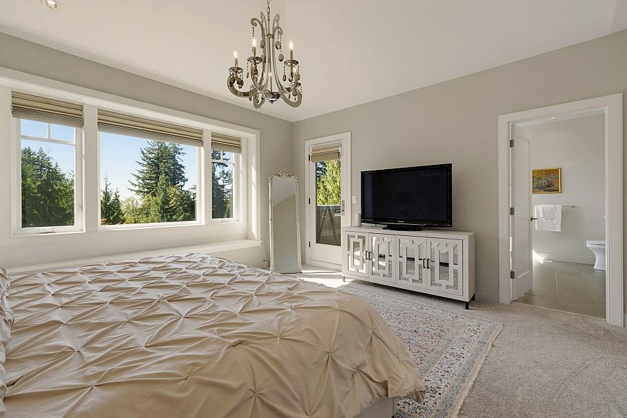 285 Monteray Avenue North Vancouver, BC - 24