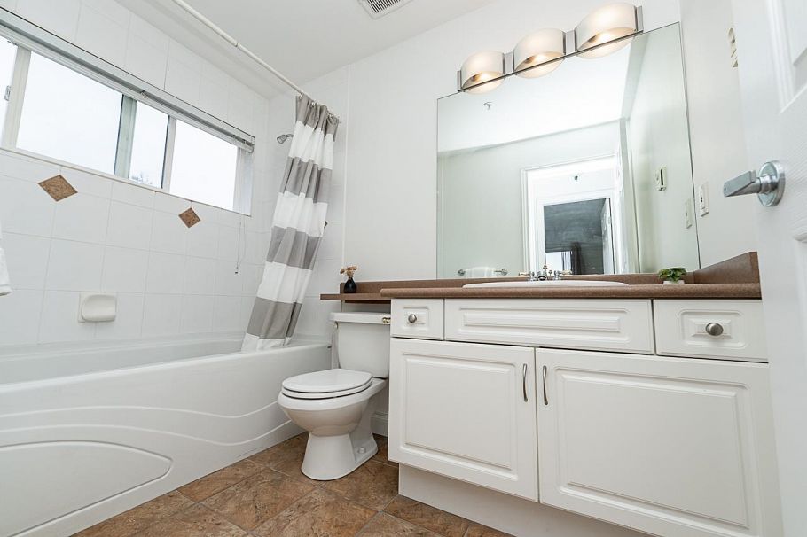 302 128 W 21st Street North Vancouver, BC - 22