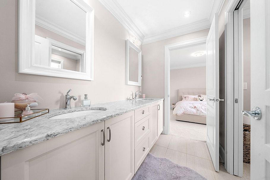 1259 W Keith Road North Vancouver, BC - 29