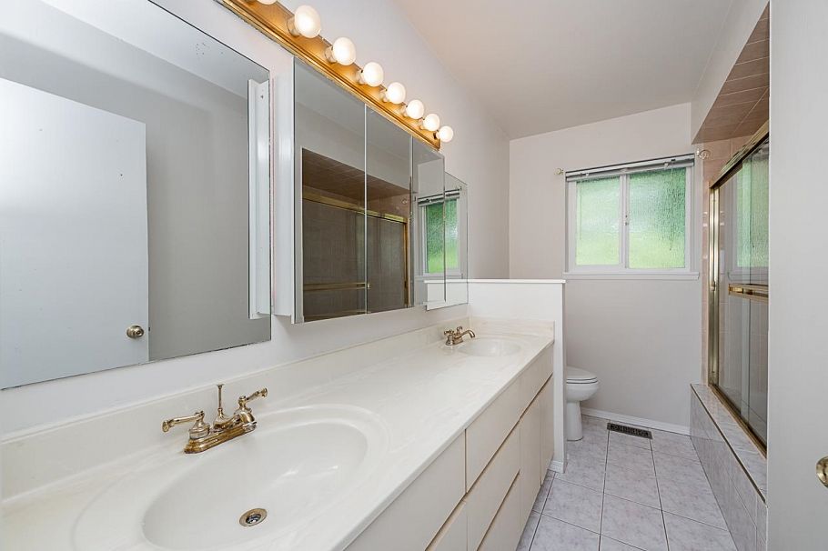 741 Montroyal Boulevard North Vancouver, BC - 28
