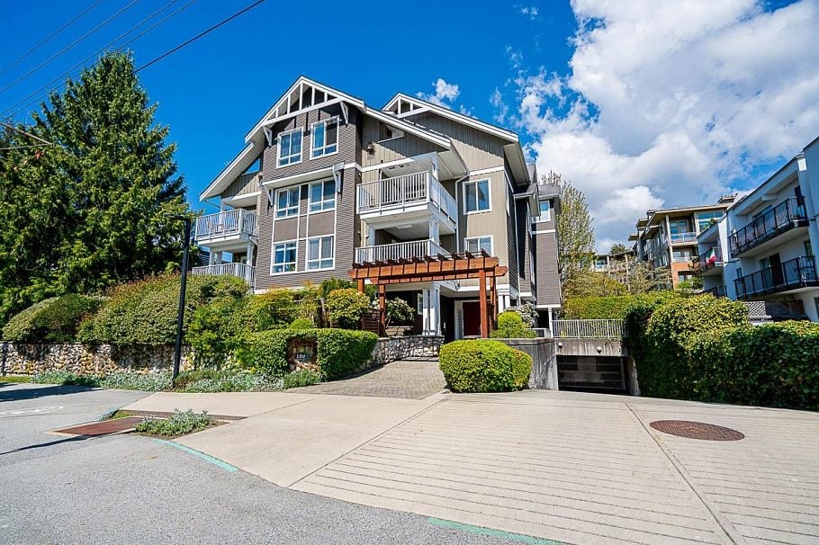 302 128 W 21st Street North Vancouver, BC - 1