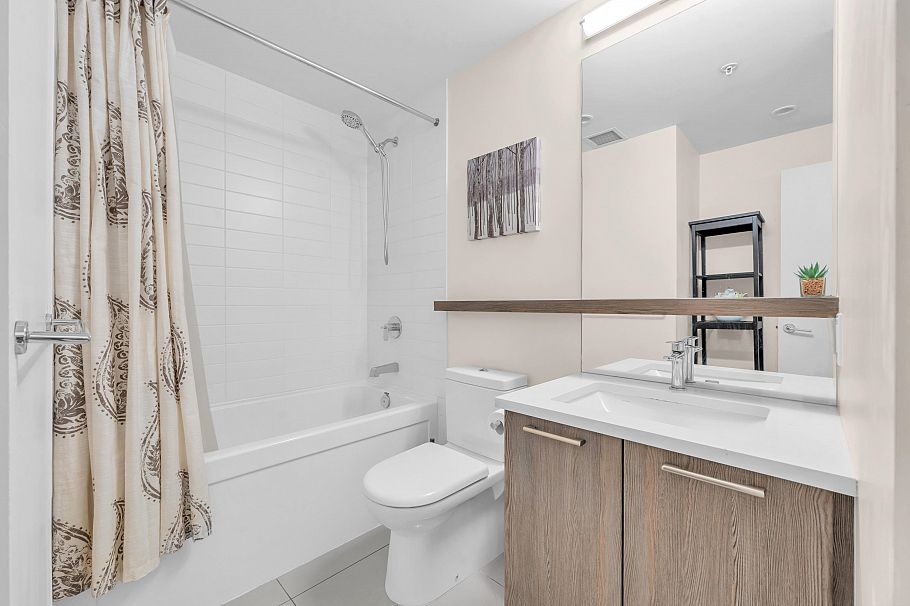 303 625 E 3rd Street North Vancouver, BC - 17