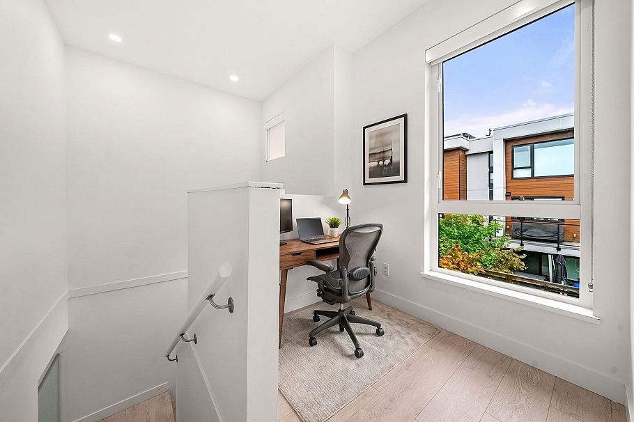 44 3597 Malsum Drive North Vancouver, BC - 14