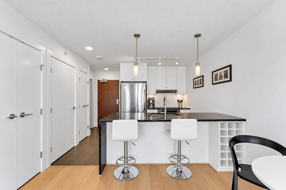 2102 888 Homer Street Vancouver, BC - 11