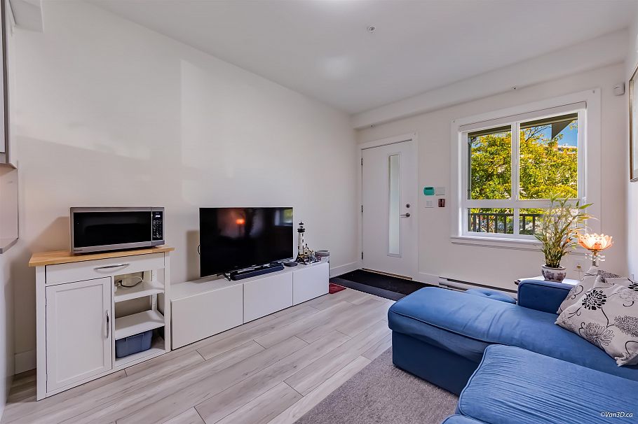 5003 Chambers Street Vancouver, BC - 3