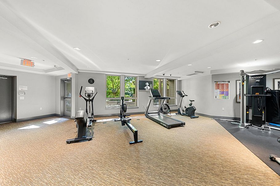 417 119 W 22nd Street North Vancouver, BC - 35