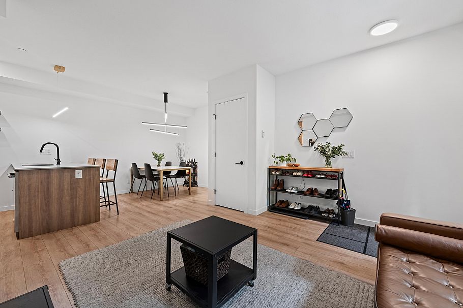 29 533 E 3rd Street North Vancouver, BC - 15