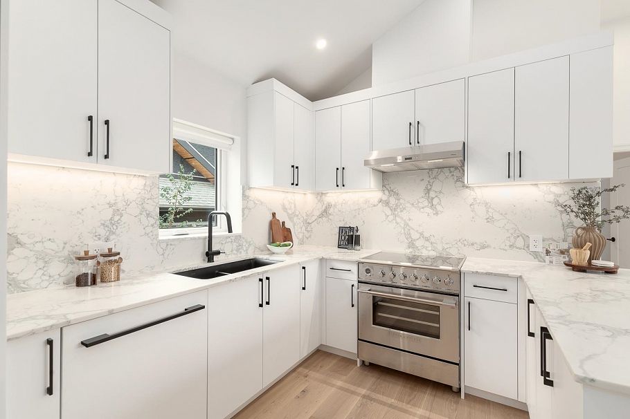 849 E 19th Avenue Vancouver, BC - 2