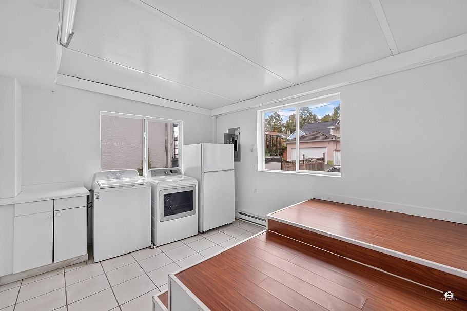 2528 E 24th Avenue Vancouver, BC - 17