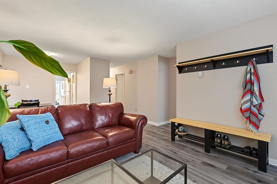 132-134 W 12th Avenue Vancouver, BC - 4