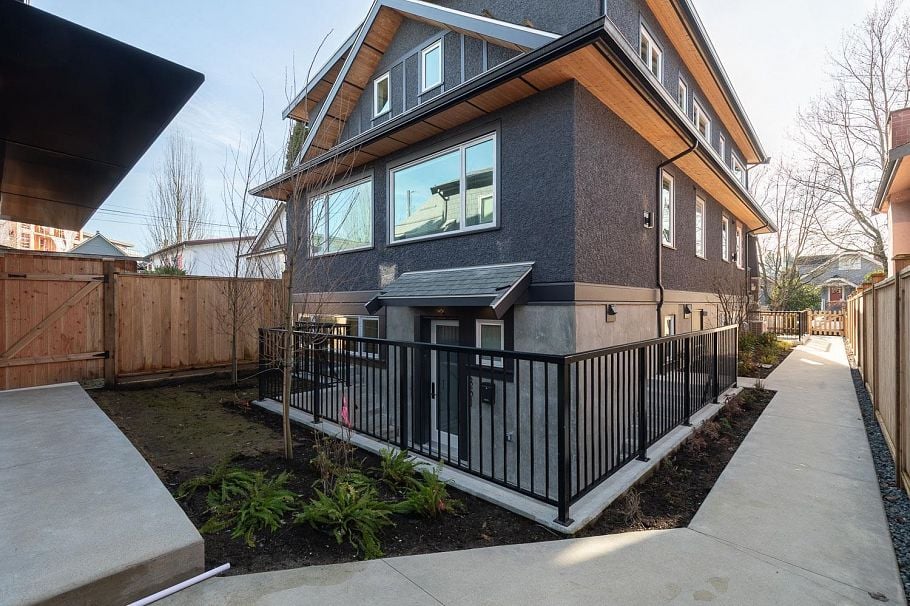 851 E 19th Avenue Vancouver, BC - 18