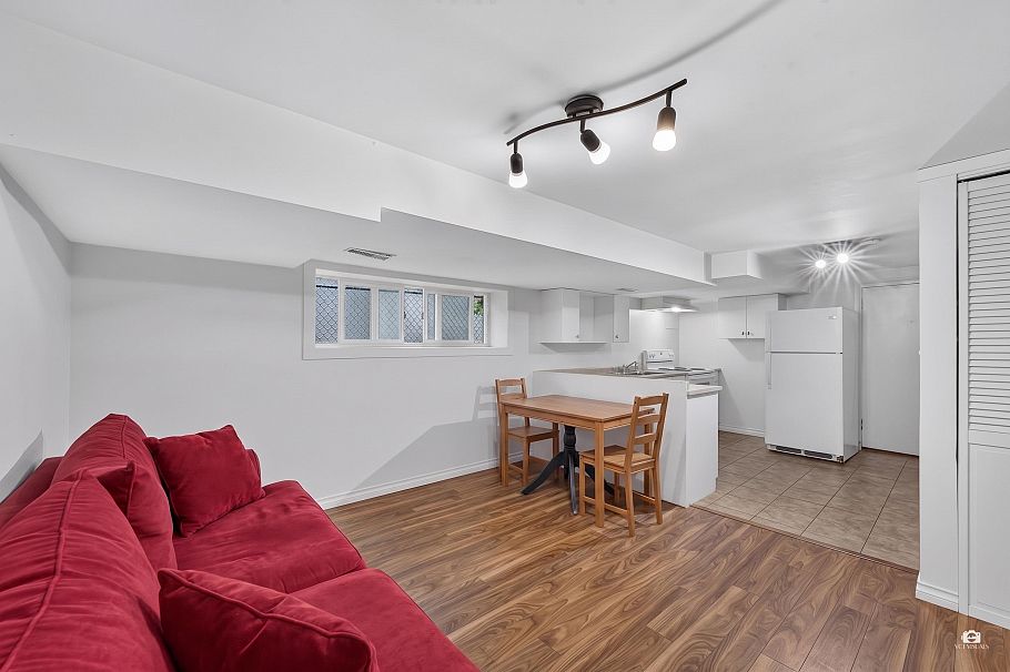 2528 E 24th Avenue Vancouver, BC - 15