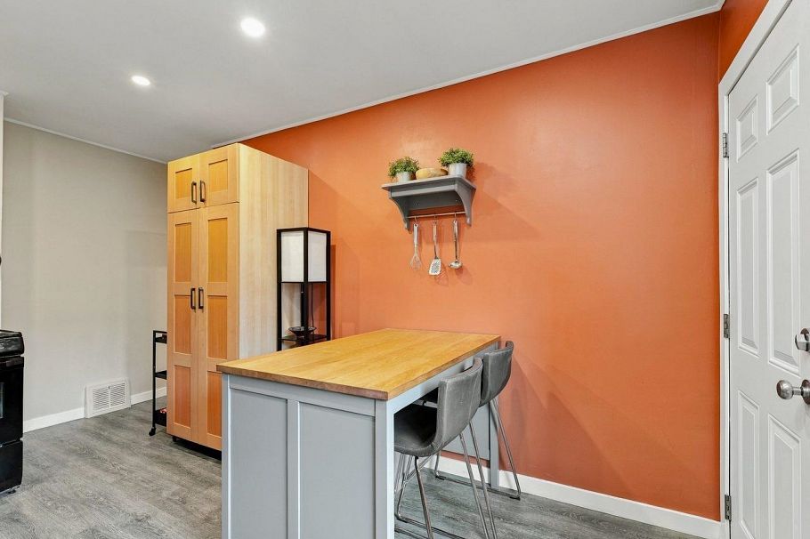 320 E 32nd Avenue Vancouver, BC - 11