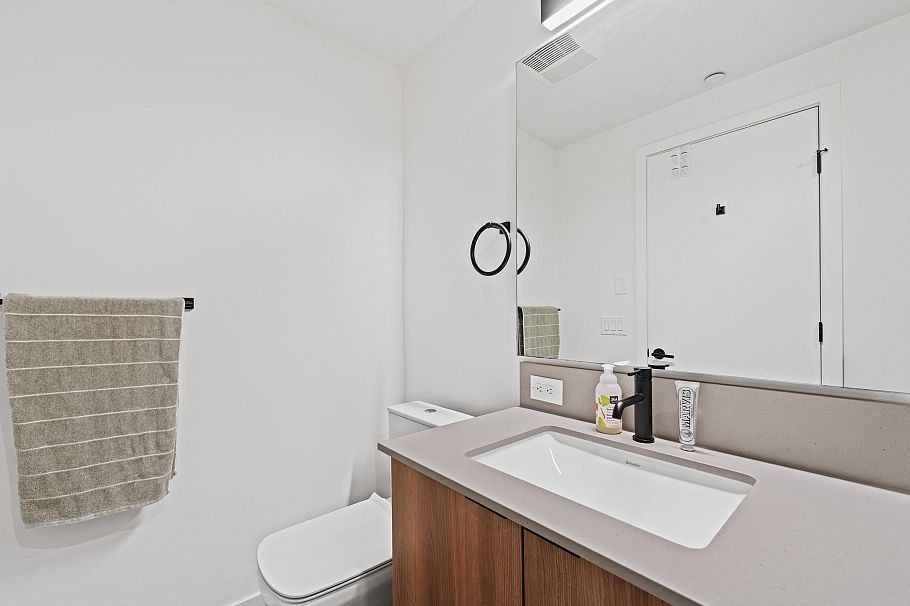 29 533 E 3rd Street North Vancouver, BC - 22