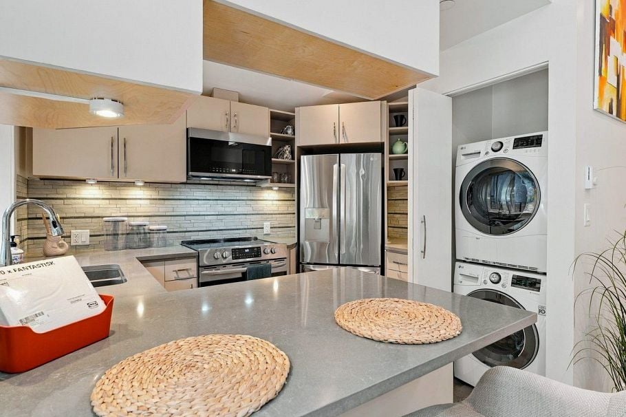320 E 32nd Avenue Vancouver, BC - 29
