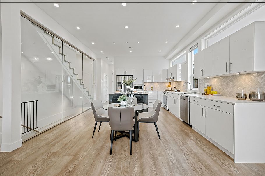 409 W Keith Road North Vancouver, BC - 7