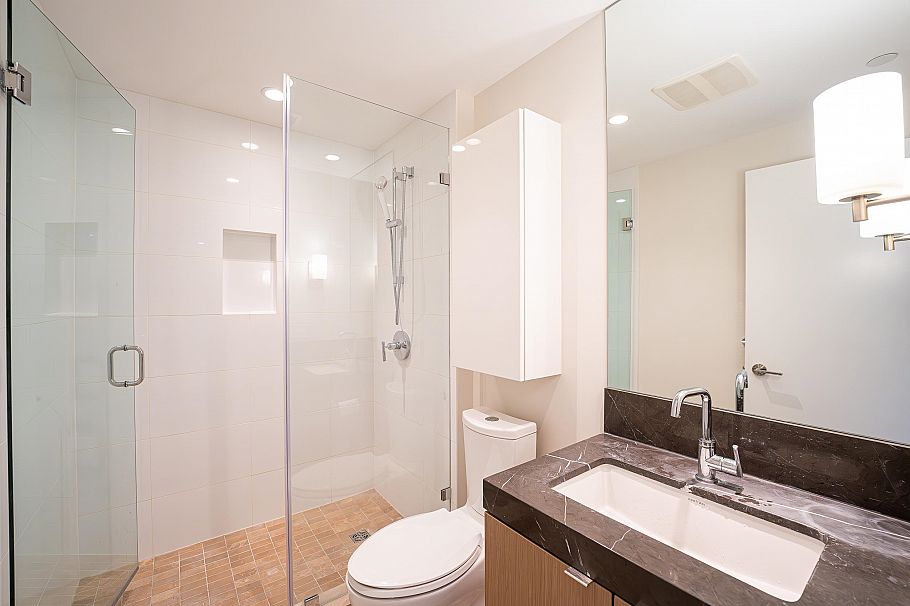 1607 125 E 14th Street North Vancouver, BC - 17