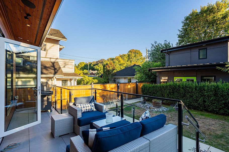 426 W 17th Avenue Vancouver, BC - 36
