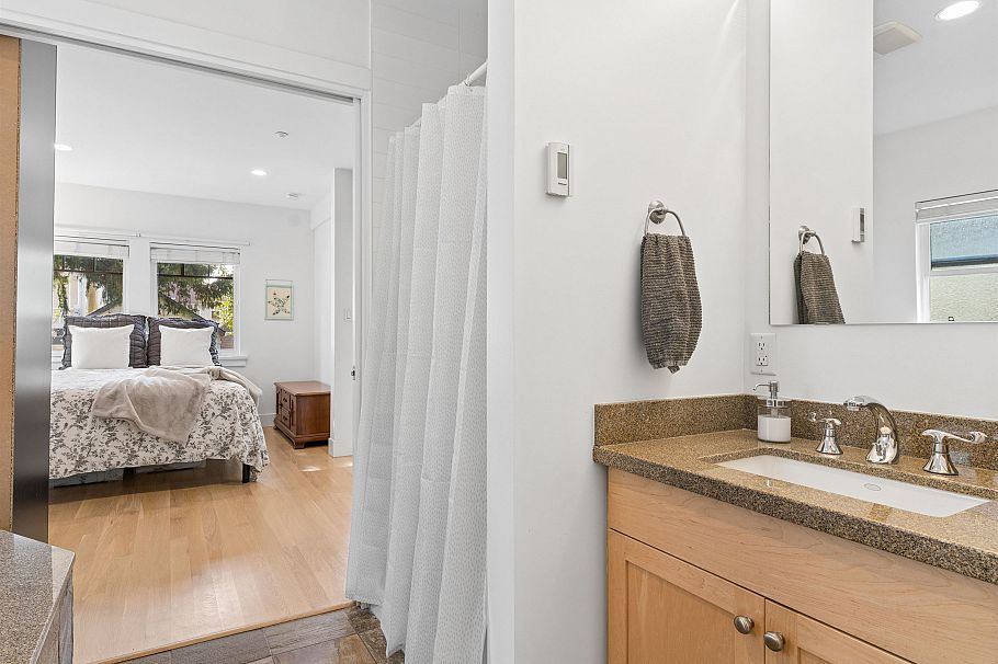 558 W 19th Avenue Vancouver, BC - 14