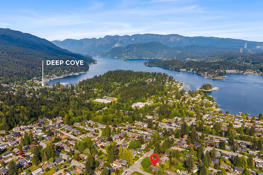 998 Fairway Drive North Vancouver, BC - 38