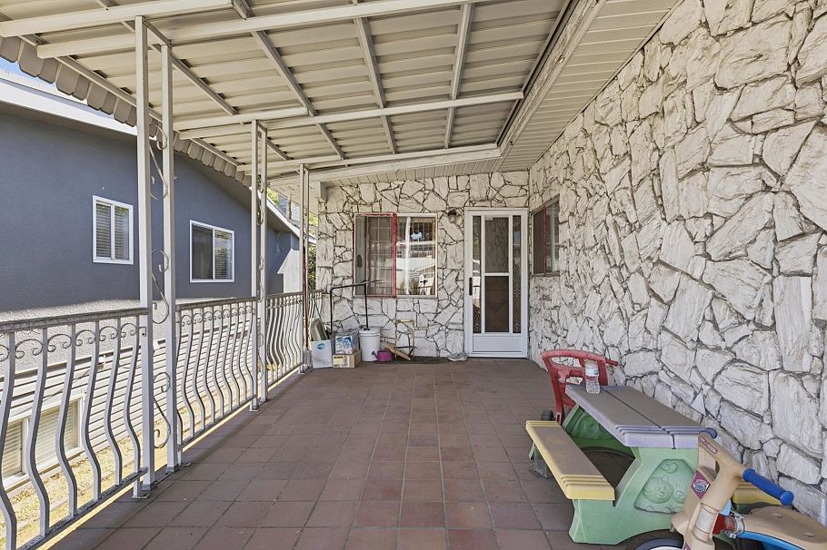 3055 Rosemont Drive Vancouver, BC - 18