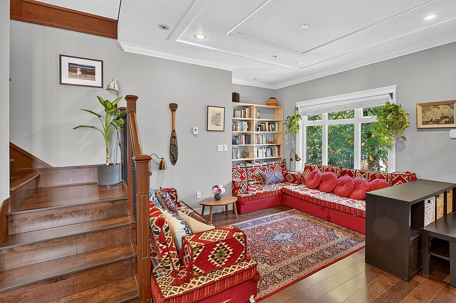 5502 Dundee Street Vancouver, BC - 5