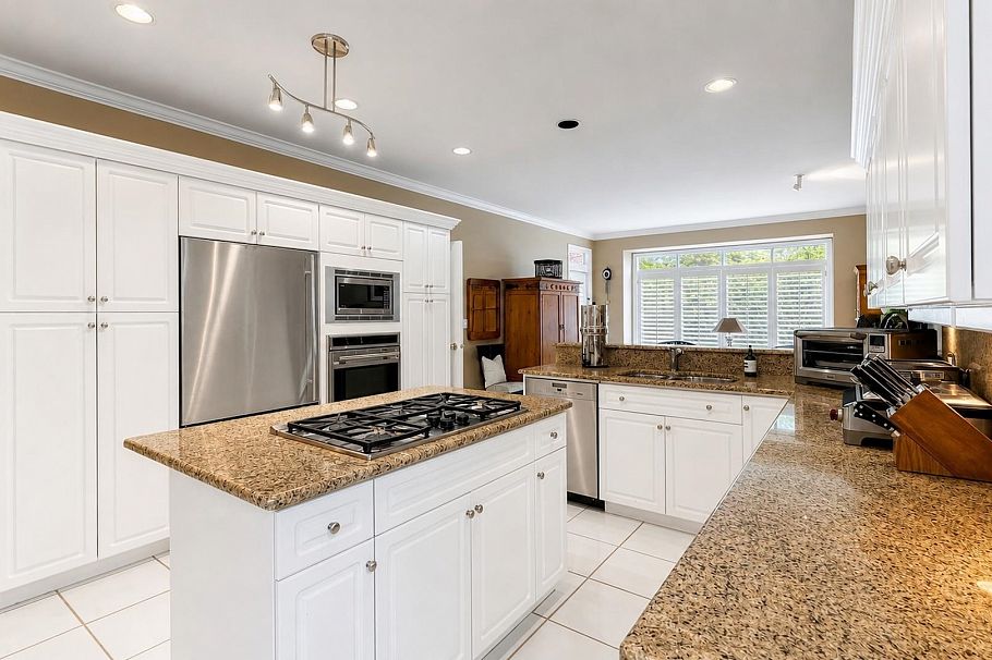 8418 Gillnet Place Vancouver, BC - 8