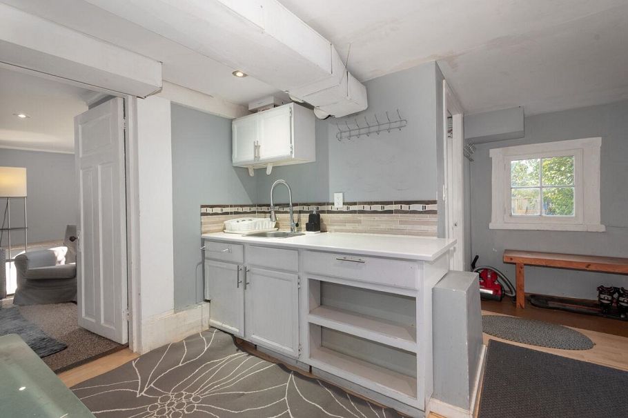 219 E 29th Street North Vancouver, BC - 20