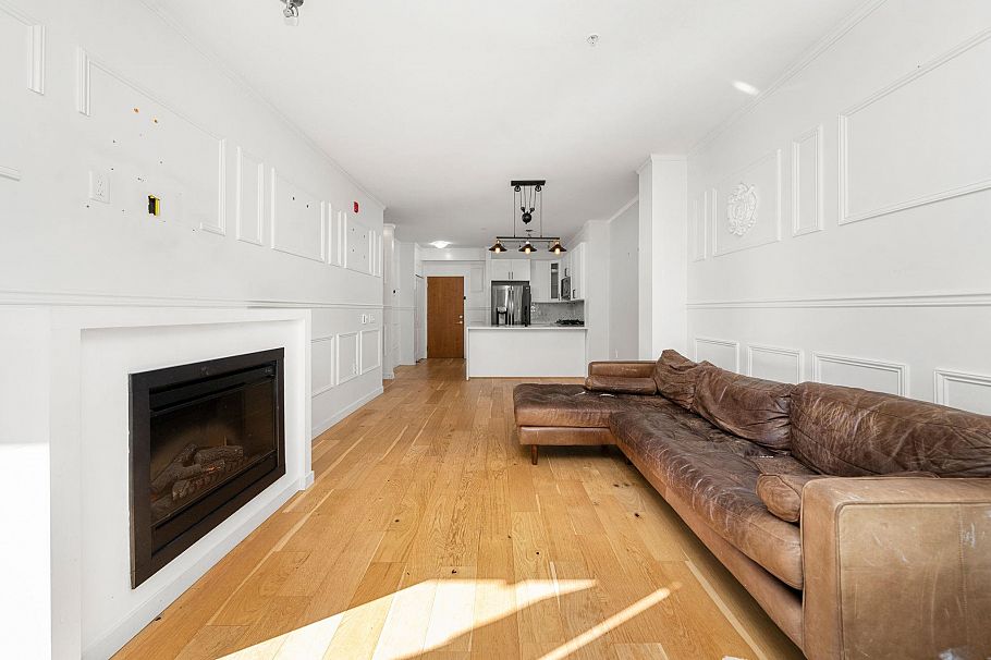 417 119 W 22nd Street North Vancouver, BC - 17