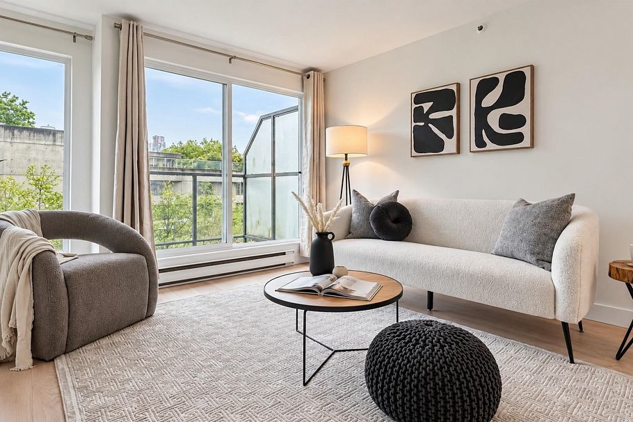 10 1355 W 4th Avenue Vancouver, BC - 2