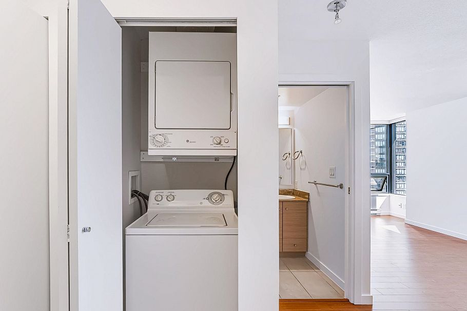 2105 977 Mainland Street Vancouver, BC - 18