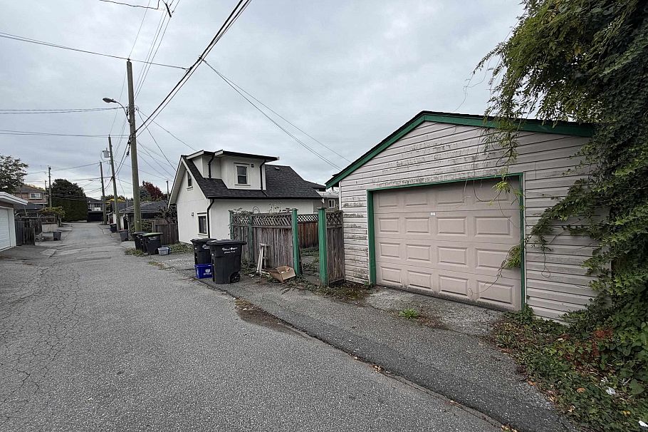 77 W 62nd Avenue Vancouver, BC - 15