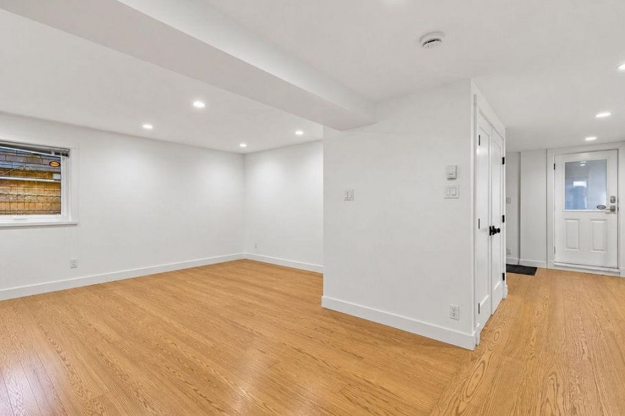 1791 E 7th Avenue Vancouver, BC - 29